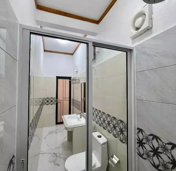 هتل Thoddoo Island Life