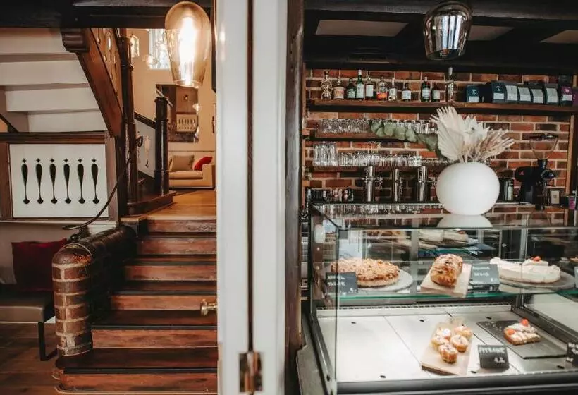 Hotelli Zum Heidkrug & Café Lil