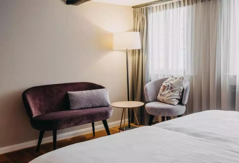 Hotelli Zum Heidkrug & Café Lil