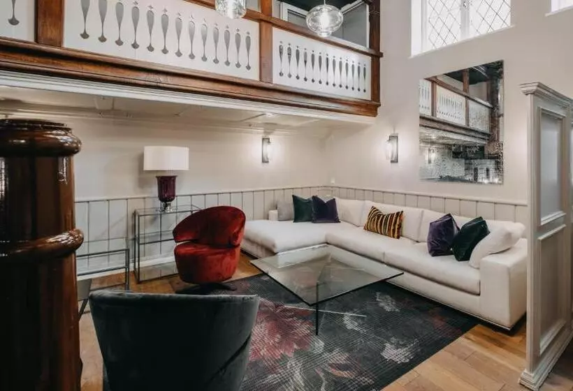 Hotelli Zum Heidkrug & Café Lil