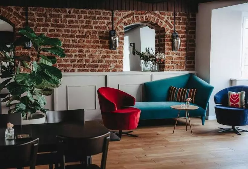 Hotelli Zum Heidkrug & Café Lil