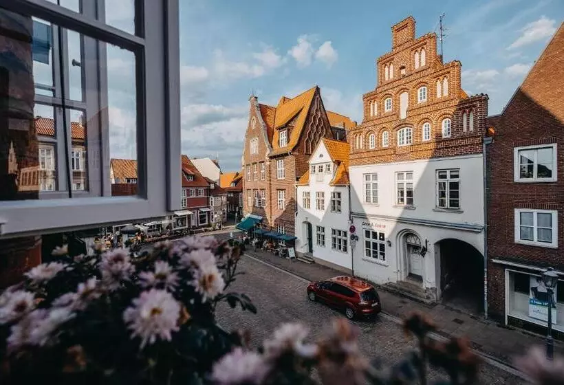 Hotelli Zum Heidkrug & Café Lil