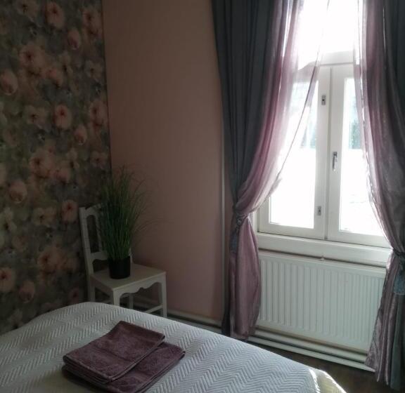 Kartanomajoitus Sofia & Angelique