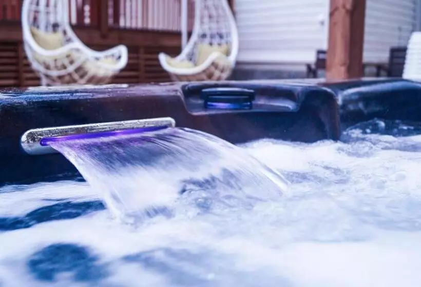 Kartanomajoitus Sofia & Angelique