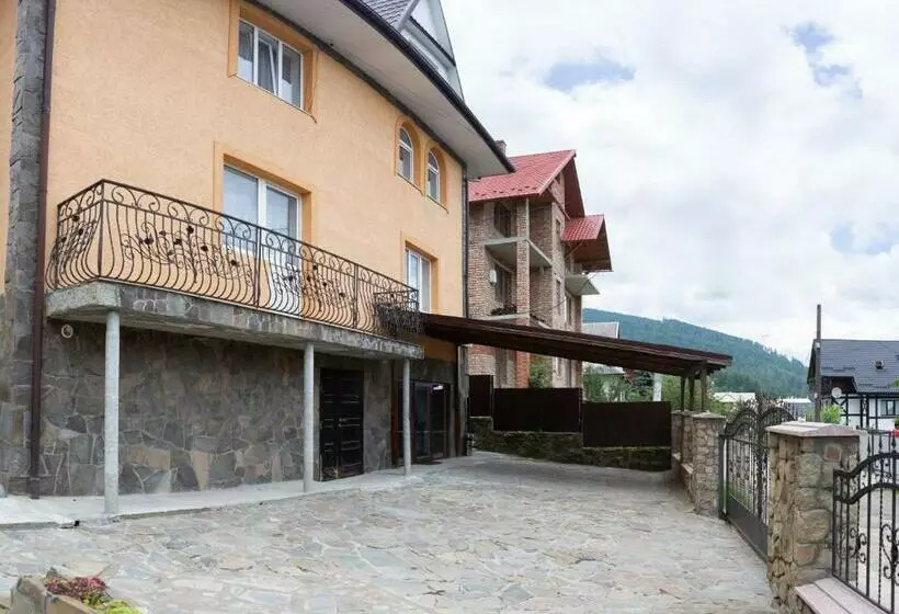 ペンション Alma Guest House