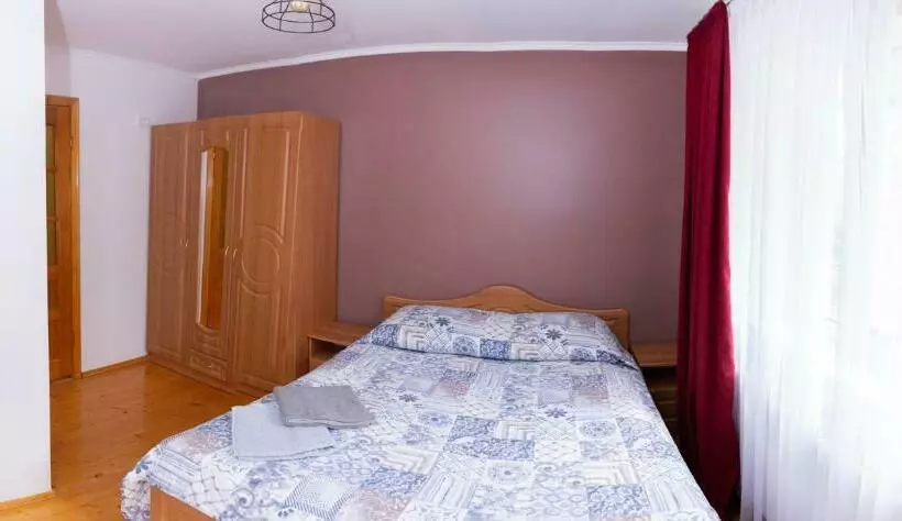 ペンション Alma Guest House