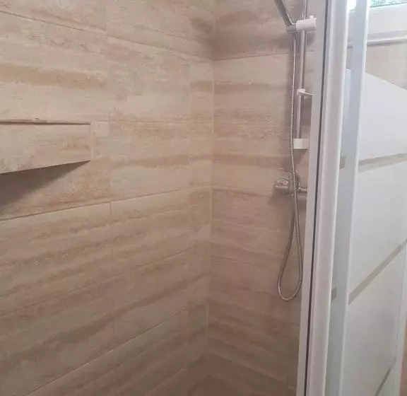 Pensiune Lara Guest House