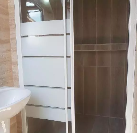 Pensiune Lara Guest House