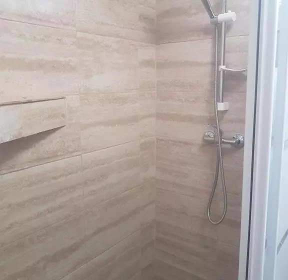 Pensiune Lara Guest House