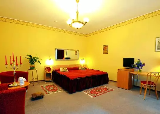 هتل Angel Town Hall Apartments