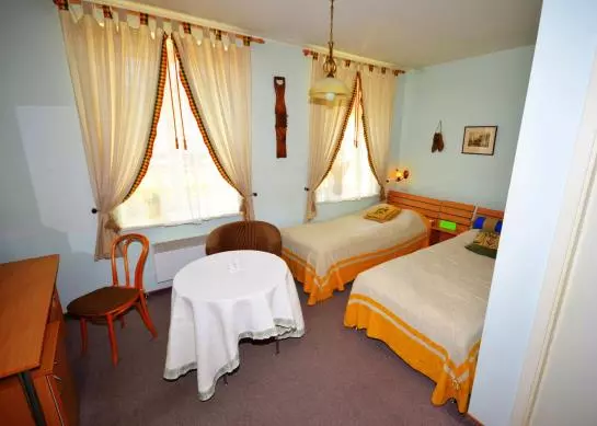 هتل Angel Town Hall Apartments