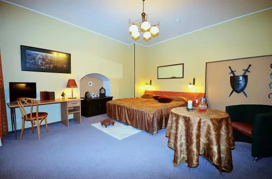 هتل Angel Town Hall Apartments