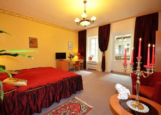 هتل Angel Town Hall Apartments