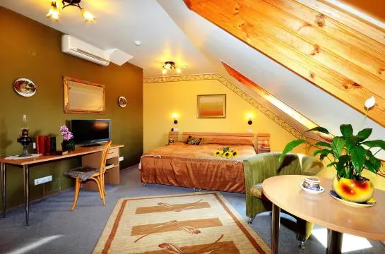 هتل Angel Town Hall Apartments