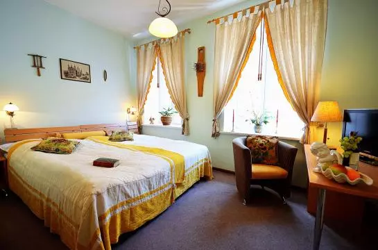 هتل Angel Town Hall Apartments