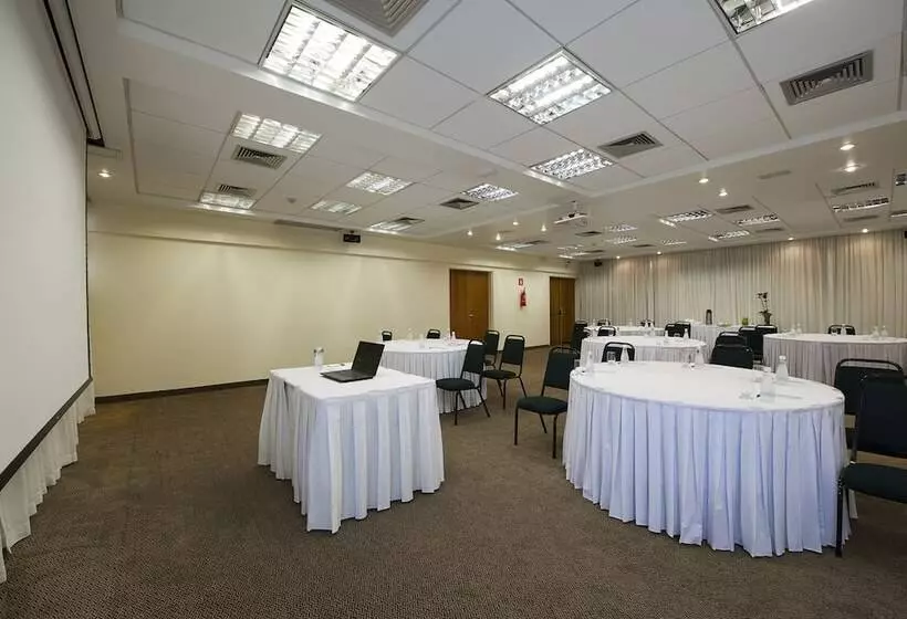 Отель Golden Park Uberlandia