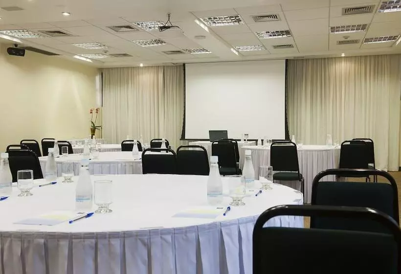 Отель Golden Park Uberlandia