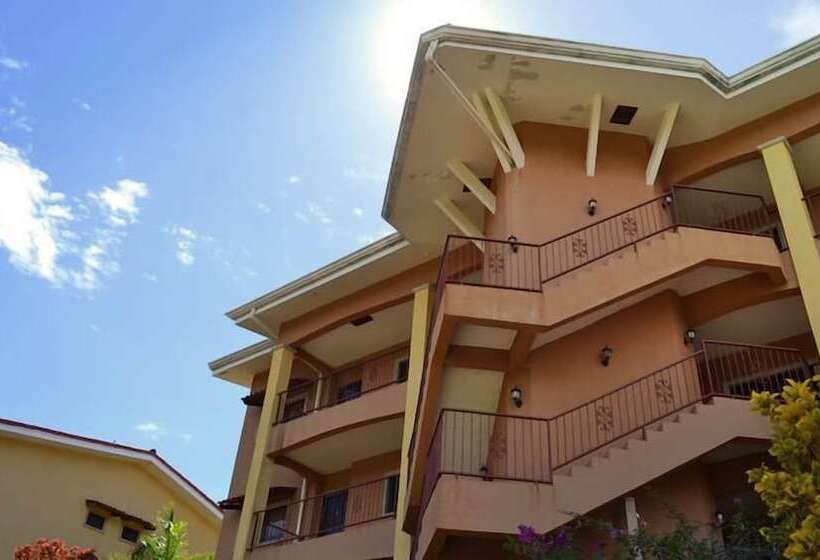 Отель Condor Lodge