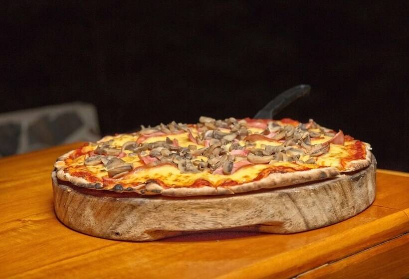 Отель Condor Lodge