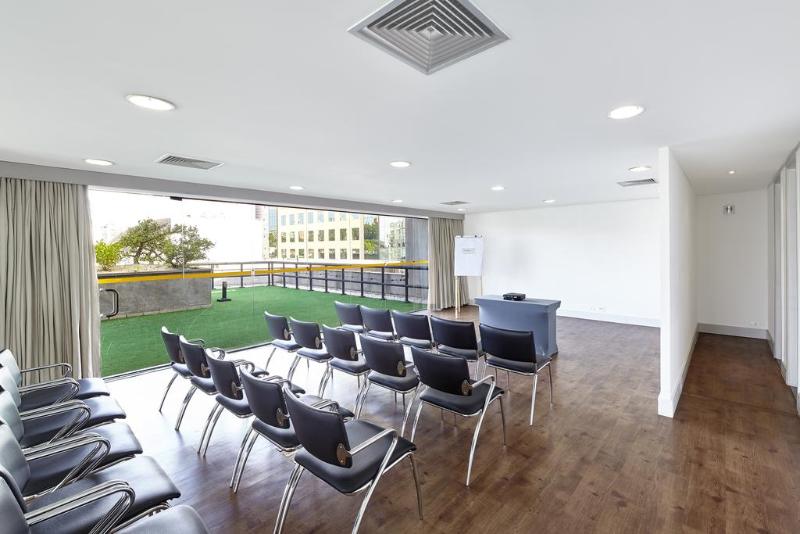 هتل George V Alto De Pinheiros