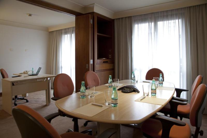 هتل George V Alto De Pinheiros