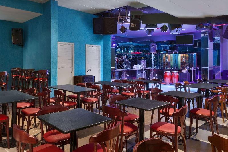 Hotel Howard Johnson By Wyndham Abu Dhabi Downtown