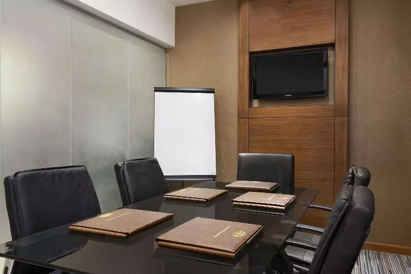 Hotel Howard Johnson By Wyndham Abu Dhabi Downtown