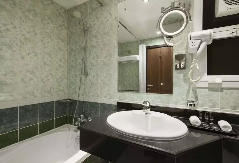 Hotel Howard Johnson By Wyndham Abu Dhabi Downtown