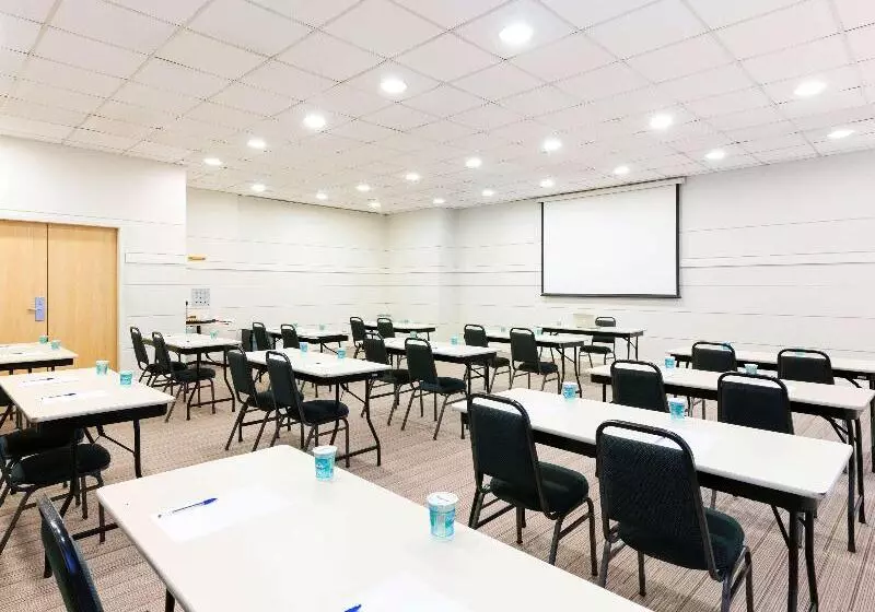 호텔 Ibis Paulinia