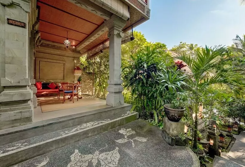 ホテル Kebun Indah Ubud