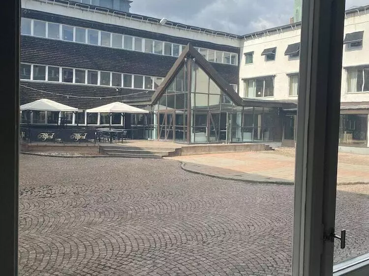 هتل L Alfred Nobel