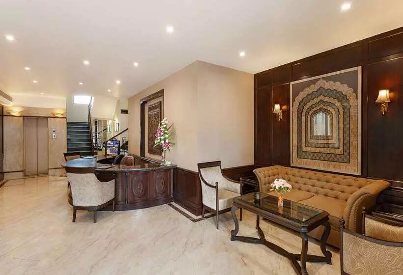 酒店 La Place Sarovar Portico