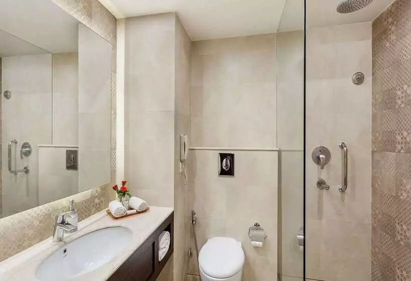 酒店 La Place Sarovar Portico