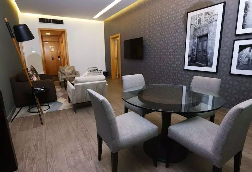 Radisson Blu Hotel, Beirut Verdun