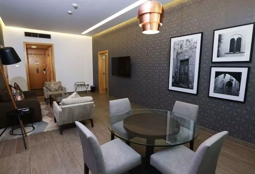 Radisson Blu Hotel, Beirut Verdun