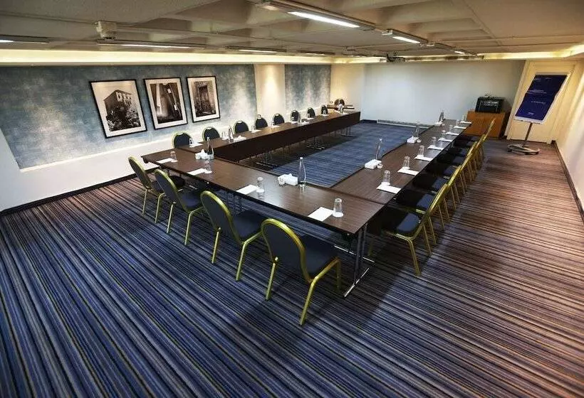 Radisson Blu Hotel, Beirut Verdun