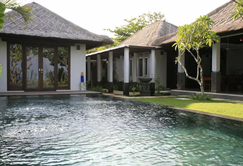 酒店 Sekar Nusa Resort