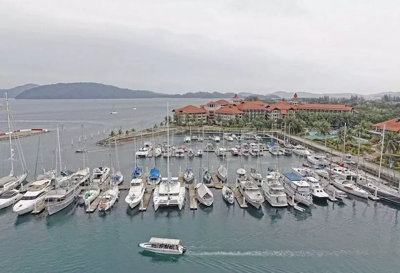 בית מלון כפרי The Pacific Sutera