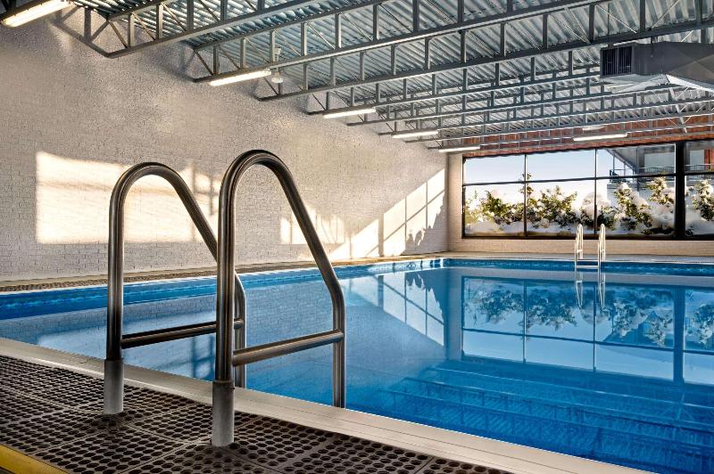 Hotel Super 8 By Wyndham Hearst On