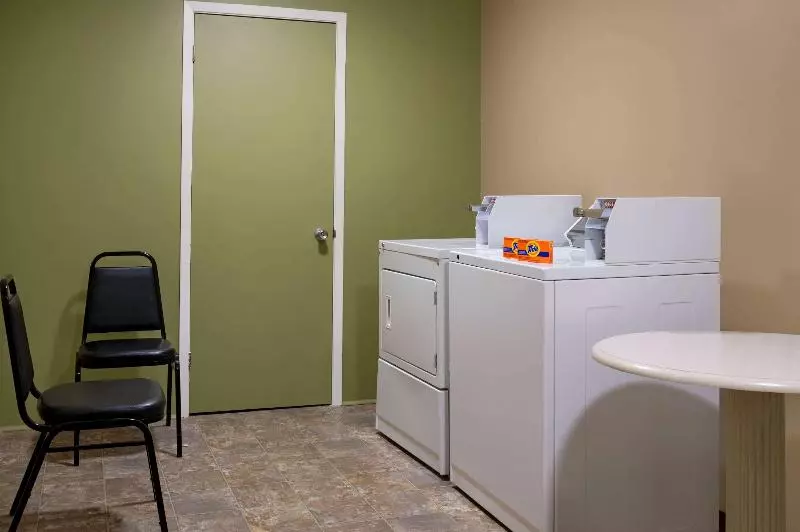 Hotelli Super 8 By Wyndham Hearst On