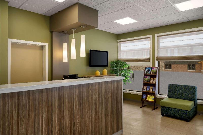 Hotel Super 8 By Wyndham Hearst On