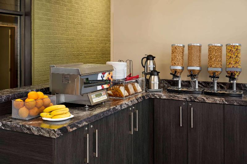 Hotel Super 8 By Wyndham Hearst On