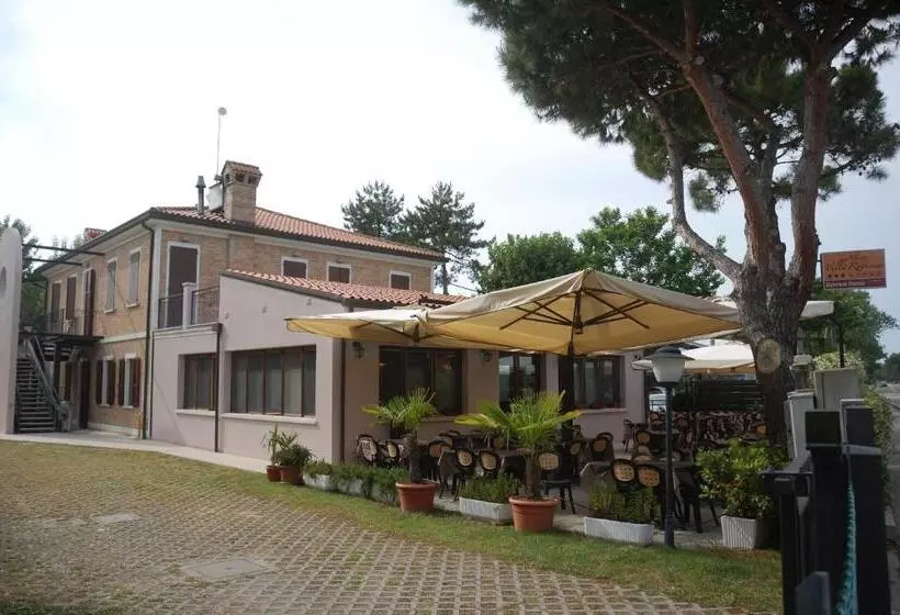 ホテル Villa Robinia