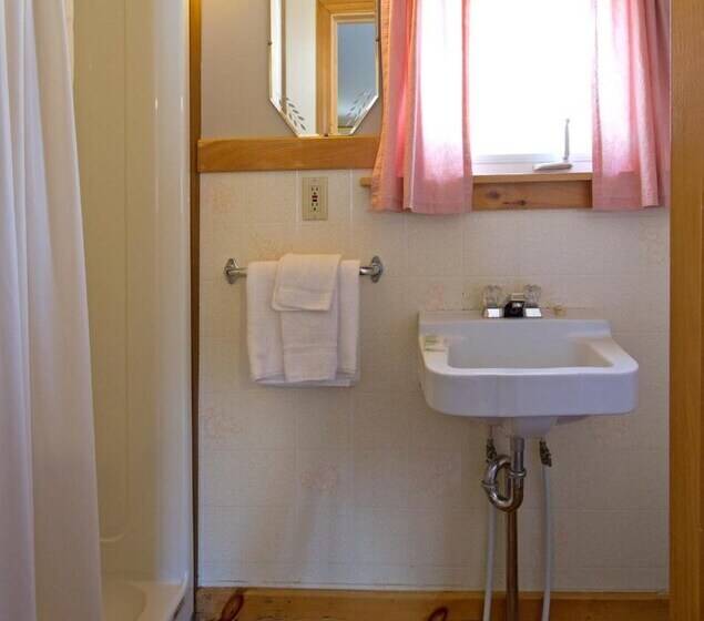 Mackenzie Motel & Cottages