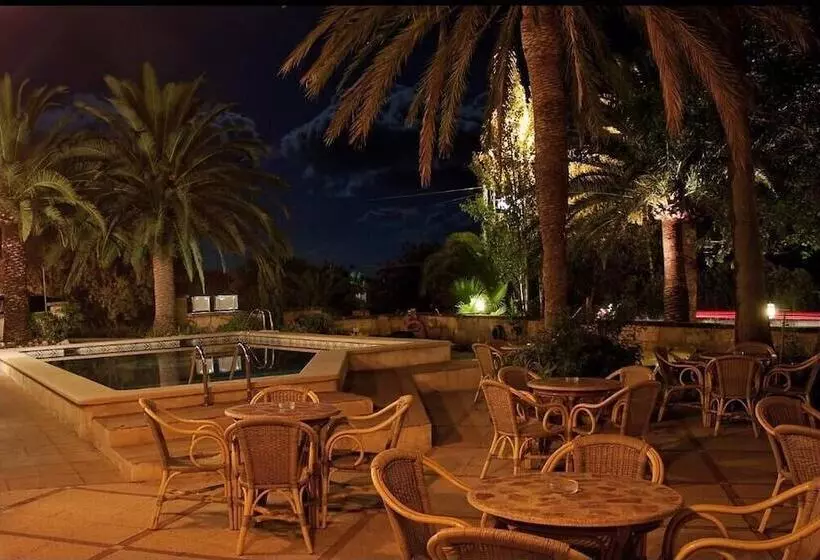 پانسیون Fonda Las Palmeras