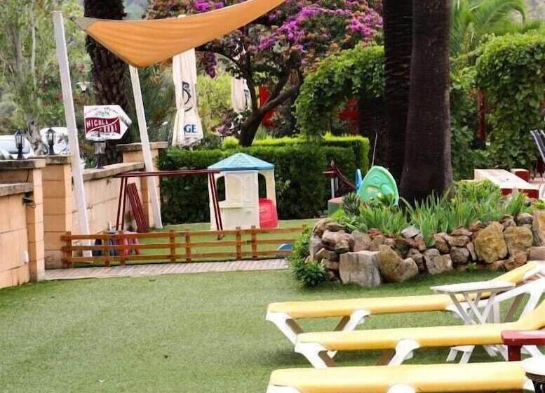 پانسیون Fonda Las Palmeras