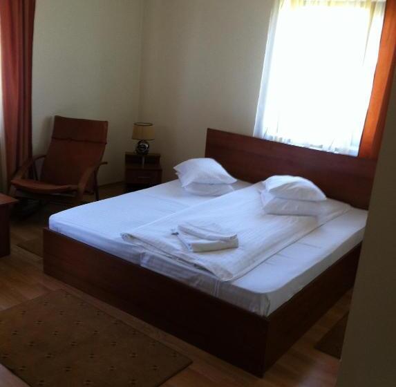 בית מלון כפרי Jrb