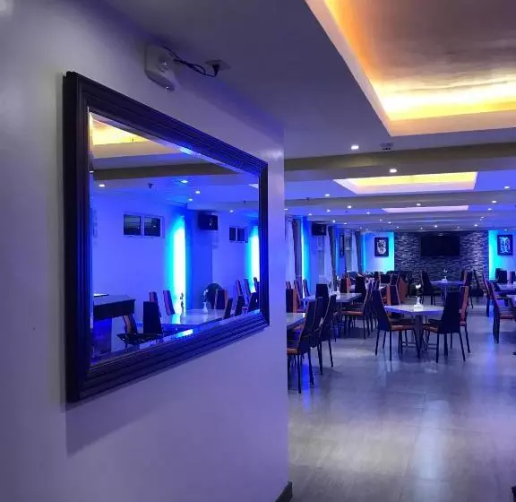 Hotelli Royal Mansion