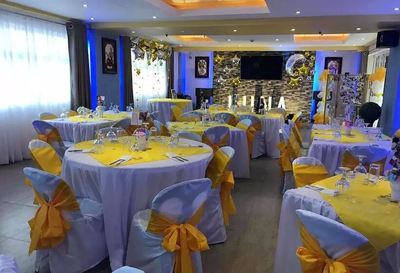 Hotelli Royal Mansion