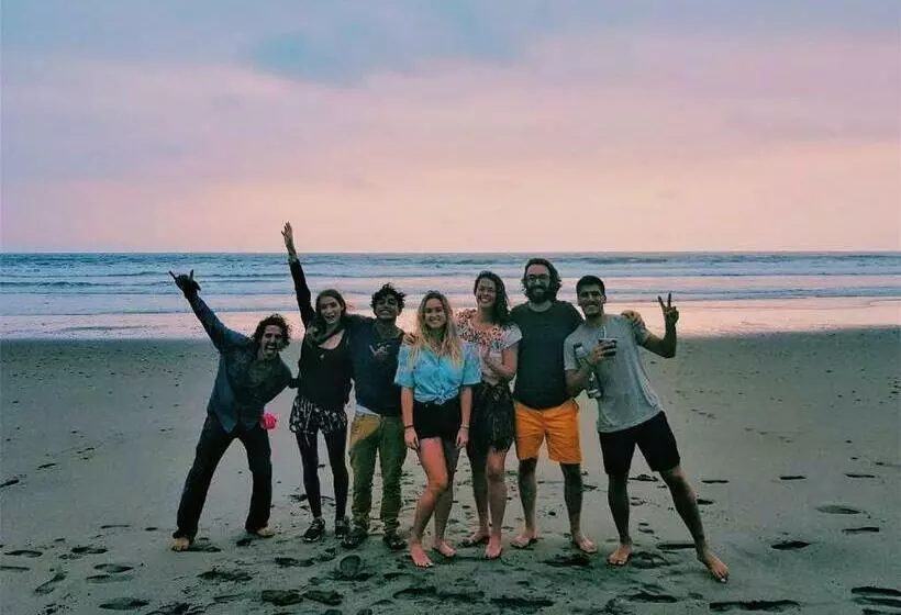 Retkeilymaja Hermanos Perdidos Surf